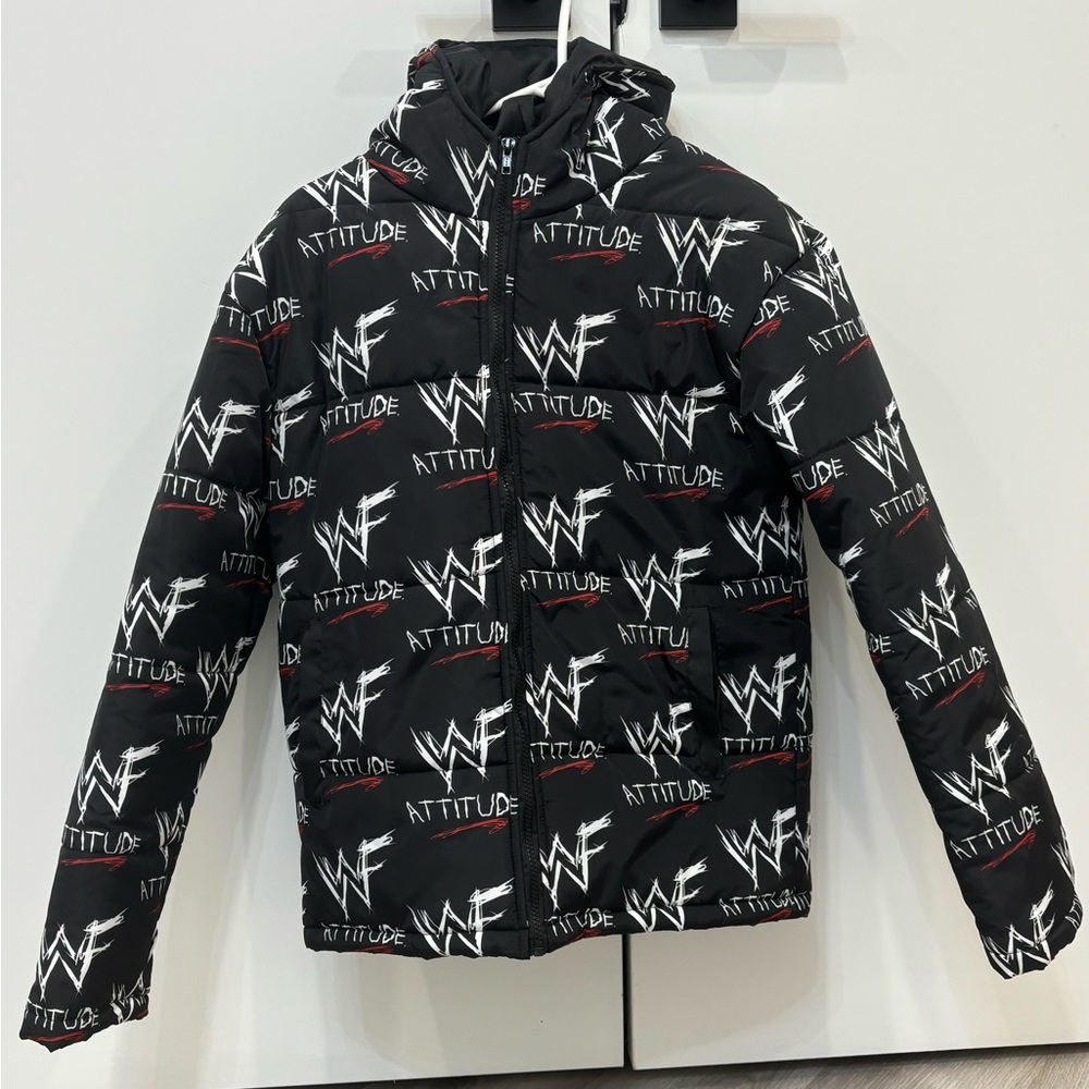 WWF WWE Attitude Puffer Jacket All Over Print Size Small Water Resistant